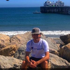 Meet your Posher, Dakota